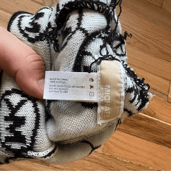 Michael Kors Jet Set black Women’s Beanie‎ Pull On Hat OS circle logo diamond - Picture 2 of 3